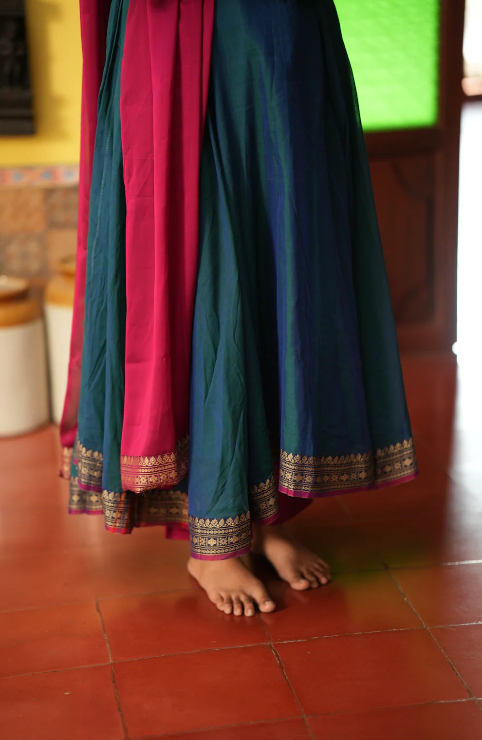 AKILA-Blue with pink