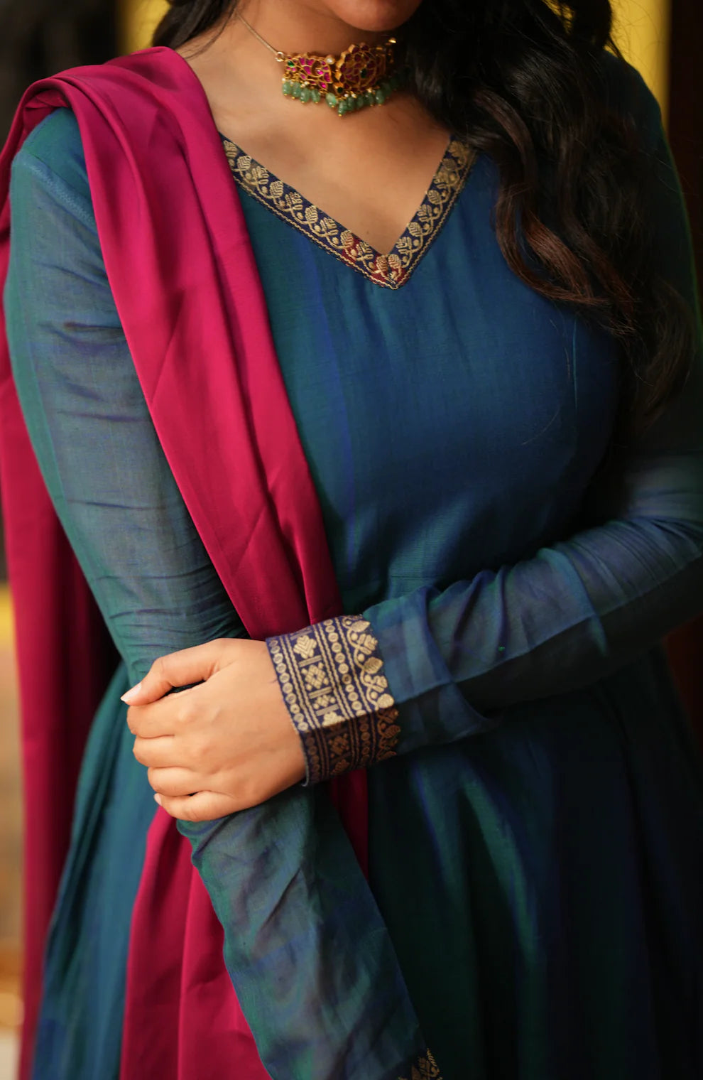 AKILA-Blue with pink