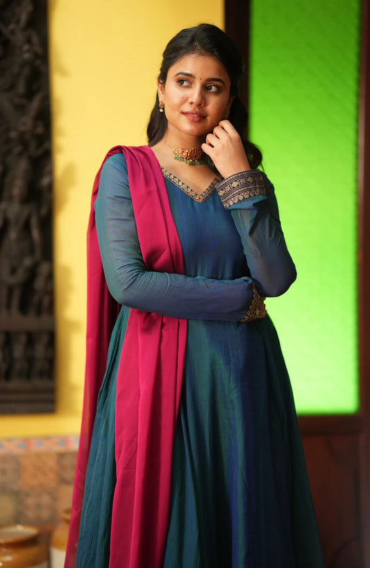 AKILA-Blue with pink